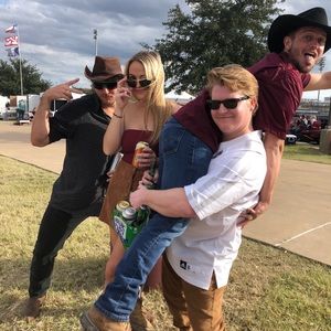 Meet your Posher, Pierce